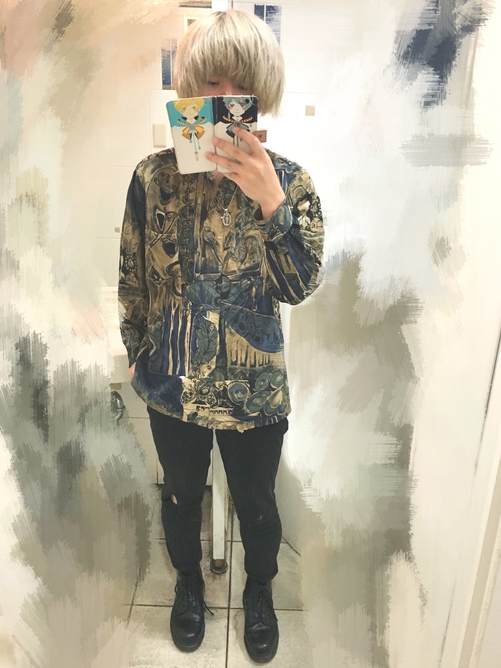 「秋、総柄シャツ、総柄、古着、黒スキニー、Dr.Martens、金髪、マッシュ」｜「古着のアイテム（シャツ/ブラウス、イエロー系）」を使った、yoma.さん（メンズ・168cm）の秋コーディネートの1枚目の写真