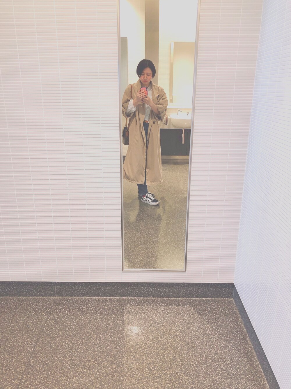「東京旅行」｜「Social GIRLのアイテム（トレンチコート、ベージュ系）」を使った、みきさん（レディース・161cm）の春コーディネートの1枚目の写真