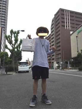 「膝上ショーツ」｜「アイテム（帽子）」を使った、endyさん（メンズ・173cm）の春コーディネート