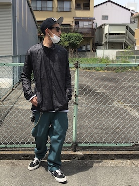 「H&M（エイチ・アンド・エム）のアイテム（Tシャツ/カットソー、ホワイト系）」を使った、endyさん（メンズ・173cm）の春コーディネート