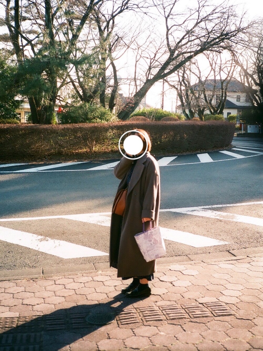 「niko and ...、selectmoca、HARUTA、無地」｜「select MOCAのウールトーンロングチェスターコート/ウールライクオーバーサイズドロップショルダーアウター（チェスターコート、ブラウン系）」を使った、ぽむりさん（レディース・155cm）の夏コーディネートの1枚目の写真