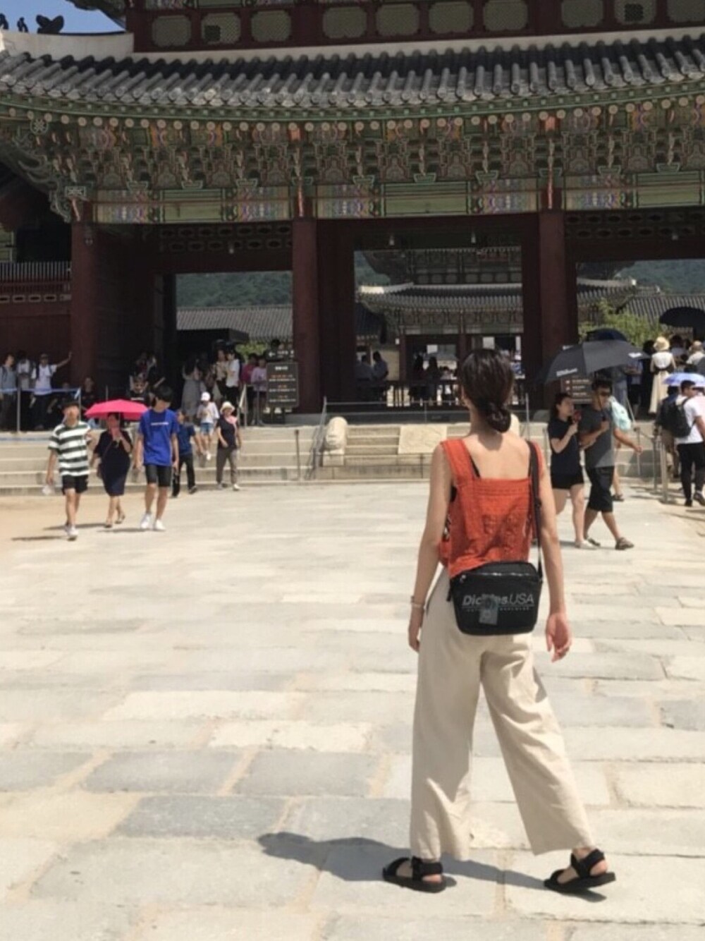 「Another Edition、UNIQLO、Kastane、Dickies、BEAUTY&YOUTH UNITED ARROWS」｜「Another Editionのレーステープキャミ ◆（キャミソール、オレンジ系）」を使った、mihoさん（レディース・171cm）の夏コーディネートの1枚目の写真