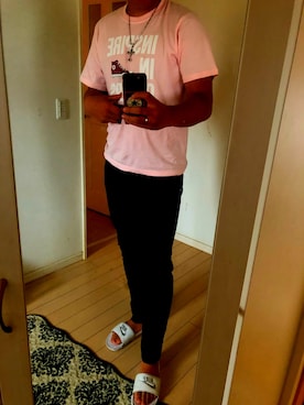 「アイテム（サンダル、ホワイト系）」を使った、あっきーさん（メンズ・184cm）の秋コーディネート