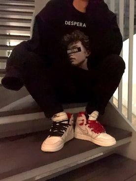 「撮影」｜「アイテム（スウェット）」を使った、TOMONKEY さん（メンズ・176cm）の春コーディネート