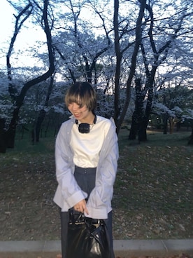 「JOHN LAWRENCE SULLIVAN（ジョンローレンスサリバン）のRIGID DENIM WIDE PANTS（デニムパンツ）」を使った、明日海さん（レディース・162cm）の春コーディネート