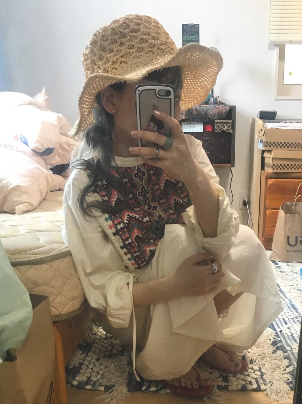 「海、夏コーデ、ワンピース、ホワイト、サンダル」｜「200yenのアイテム（ハット、ベージュ系）」を使った、umeさん（レディース・160cm）の夏コーディネートの1枚目の写真