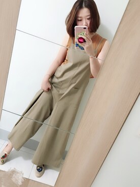 「アイテム（つなぎ/オールインワン、ベージュ系）」を使った、JessicaLaiさん（レディース・164cm）の秋コーディネート