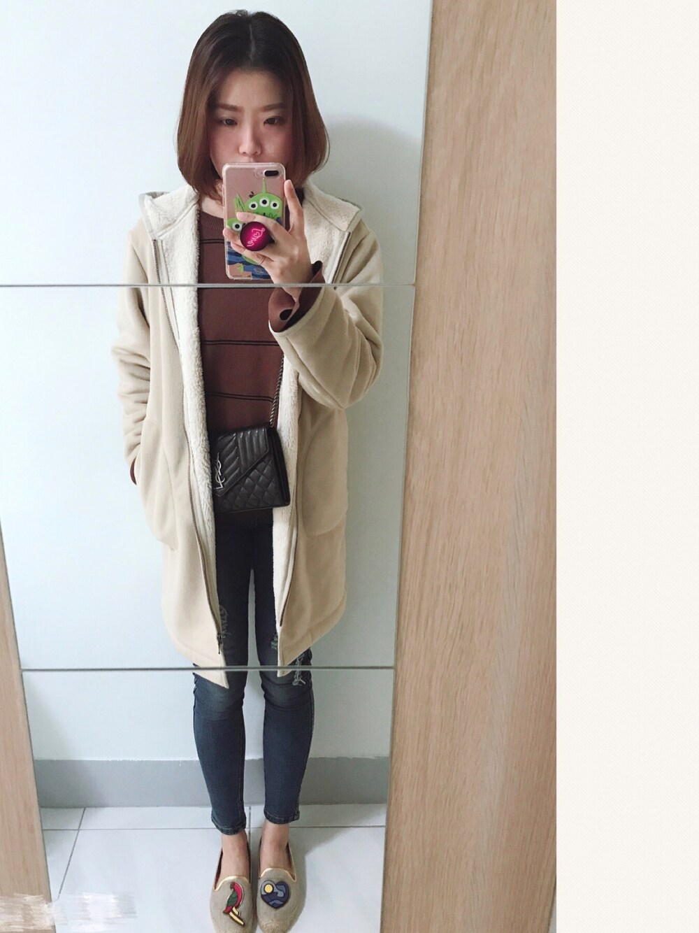 TORY BURCHのローファー（ベージュ系）を使った人気ファッション