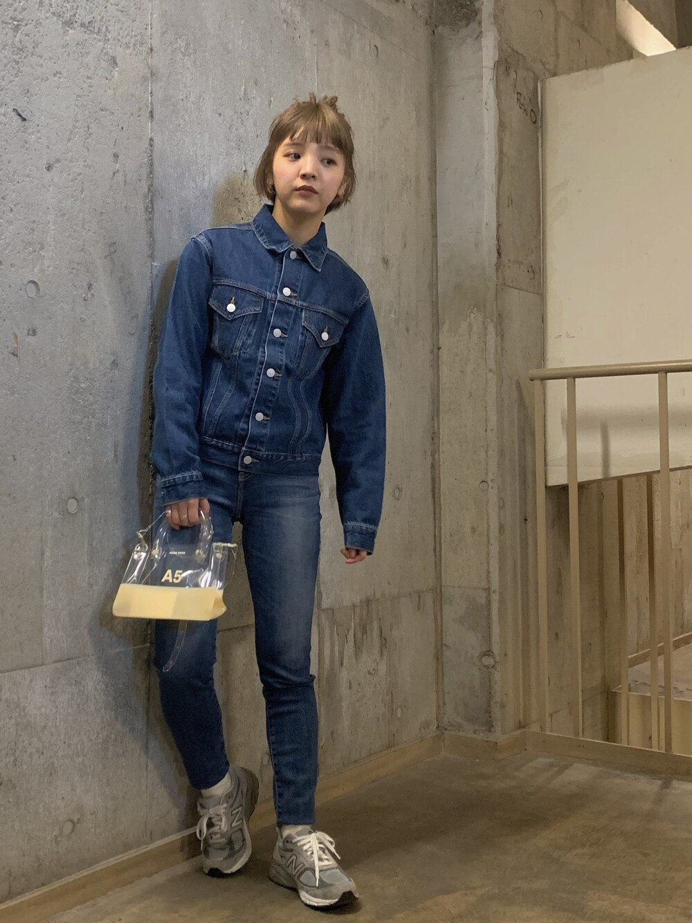 「カジュアル、スニーカー、BEAUTY&YOUTH UNITED ARROWS、オトナカジュアル、低身長コーデ、シンプル、メンズライク、セットアップ、BEAUTY & YOUTH、NANA-NANA」｜「BEAUTY&YOUTH UNITED ARROWSのBY デニムジャケット о（デニムジャケット、ブルー系）」を使った、Kaori Sekiguchiさん（レディース・156cm）の春コーディネートの1枚目の写真
