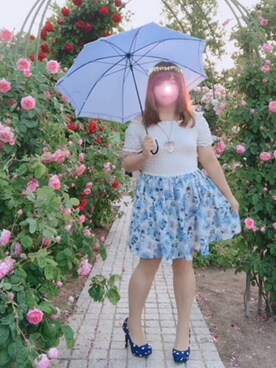 「バラ柄」｜「アイテム（ワンピース/ドレス）」を使った、ユーリン・チーさん（レディース・150cm）の春コーディネート