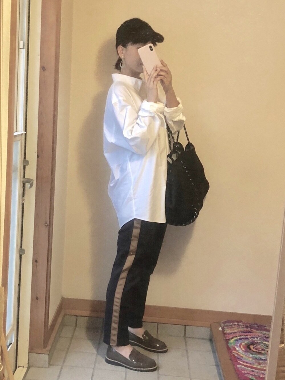 「キャップ、シャツ、ラインパンツ、ローファー、18度、21度」｜「Bleu Bleuetのアイテム（キャップ、ブラック系）」を使った、記録係さん（レディース・160cm）の秋コーディネートの1枚目の写真