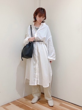 「Samansa Mos2 blue（サマンサモスモスブルー）のアイテム（シャツワンピース）」を使った、みやもとなのこさん（レディース・153cm）の春コーディネート