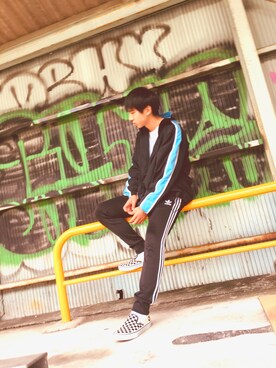 「FILA（フィラ）のアイテム（ナイロンジャケット）」を使った、横家 秀磨さん（メンズ・177cm）の春コーディネート