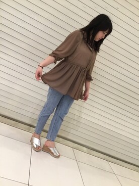 「シルバーサンダル」｜WAラゾーナ川崎プラザ店さん（レディース・163cm）の春コーディネート