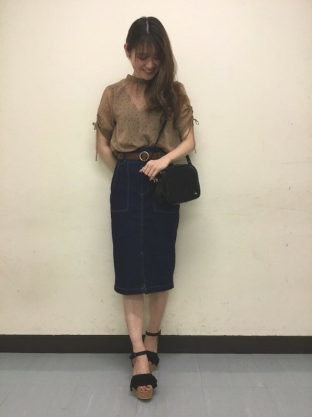 「スカート、ショルダーバッグ、ドット、Heather、シフォン、Ｉライン、フリルサンダル、ハイネックブラウス」｜「Heatherのシフォンドットハイネックブラウス２　802174（シャツ/ブラウス、イエロー系）」を使った、Heather横浜ジョイナス店　STAFF2さん（レディース・166cm）の夏コーディネートの1枚目の写真