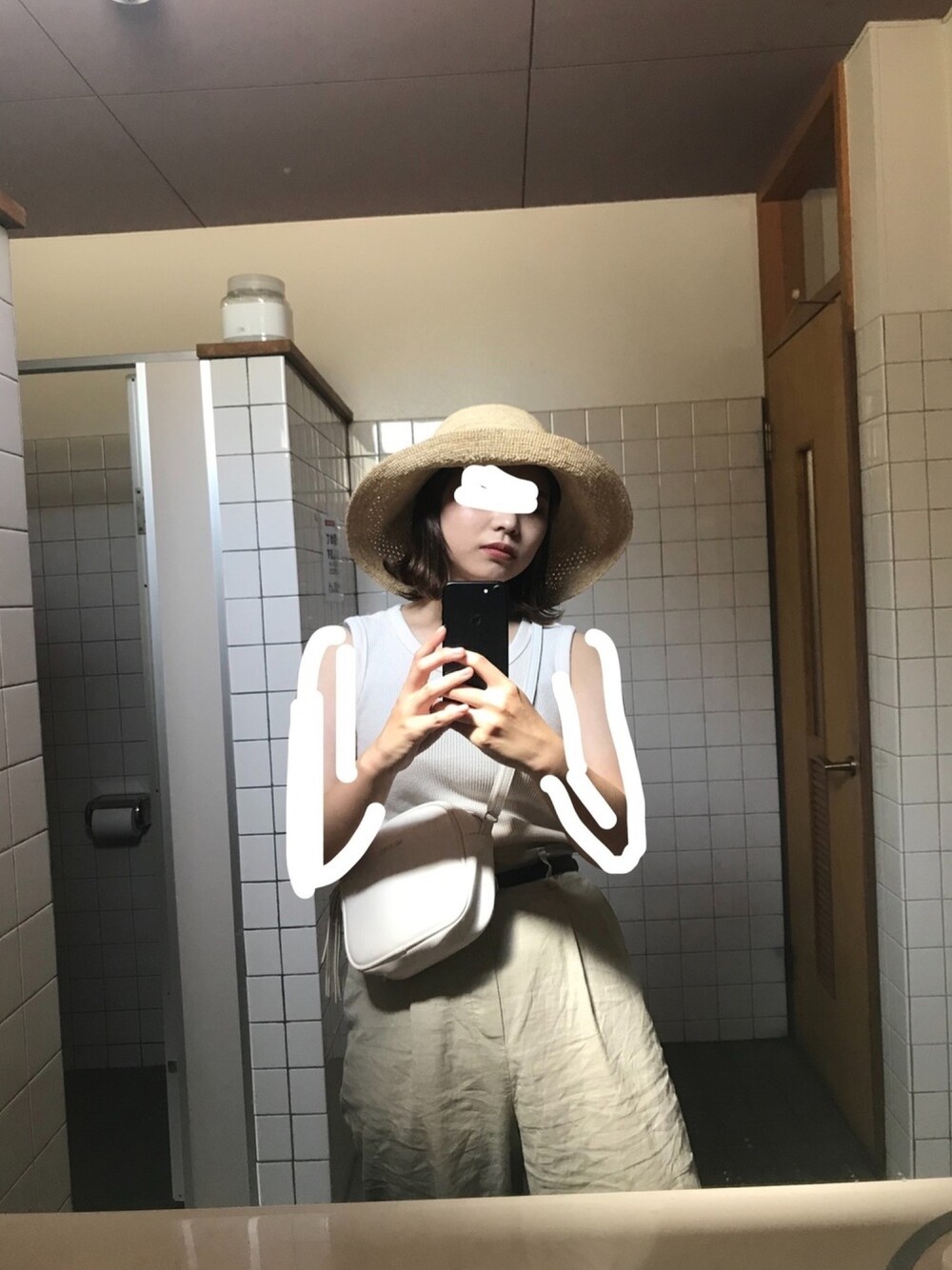 「夏コーデ、麦わら帽子、シンプルコーデ、ワントーンコーデ、ベージュ、タンクトップ、でぶ、GU、夏、トイレ」｜「niko and...のアイテム（帽子、ベージュ系）」を使った、みーーこさん（レディース・158cm）の春コーディネートの1枚目の写真