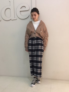 「スナイデル」｜「アイテム（その他アウター）」を使った、moe yoshidaさん（レディース・168cm）の冬コーディネート