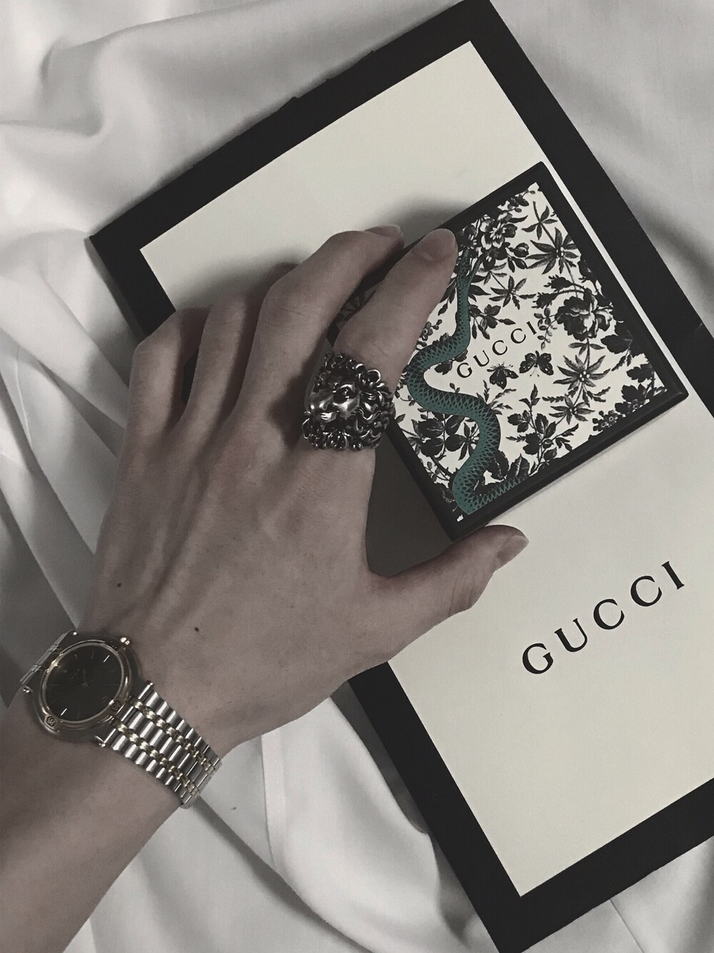 「GUCCI、韓国、韓国ファッション、RING、リング、アクセサリー、silver、シルバーアクセサリー、シルバー、時計」｜「GUCCIのアイテム（リング、シルバー系）」を使った、Sssさん（メンズ・168cm）の春コーディネートの1枚目の写真