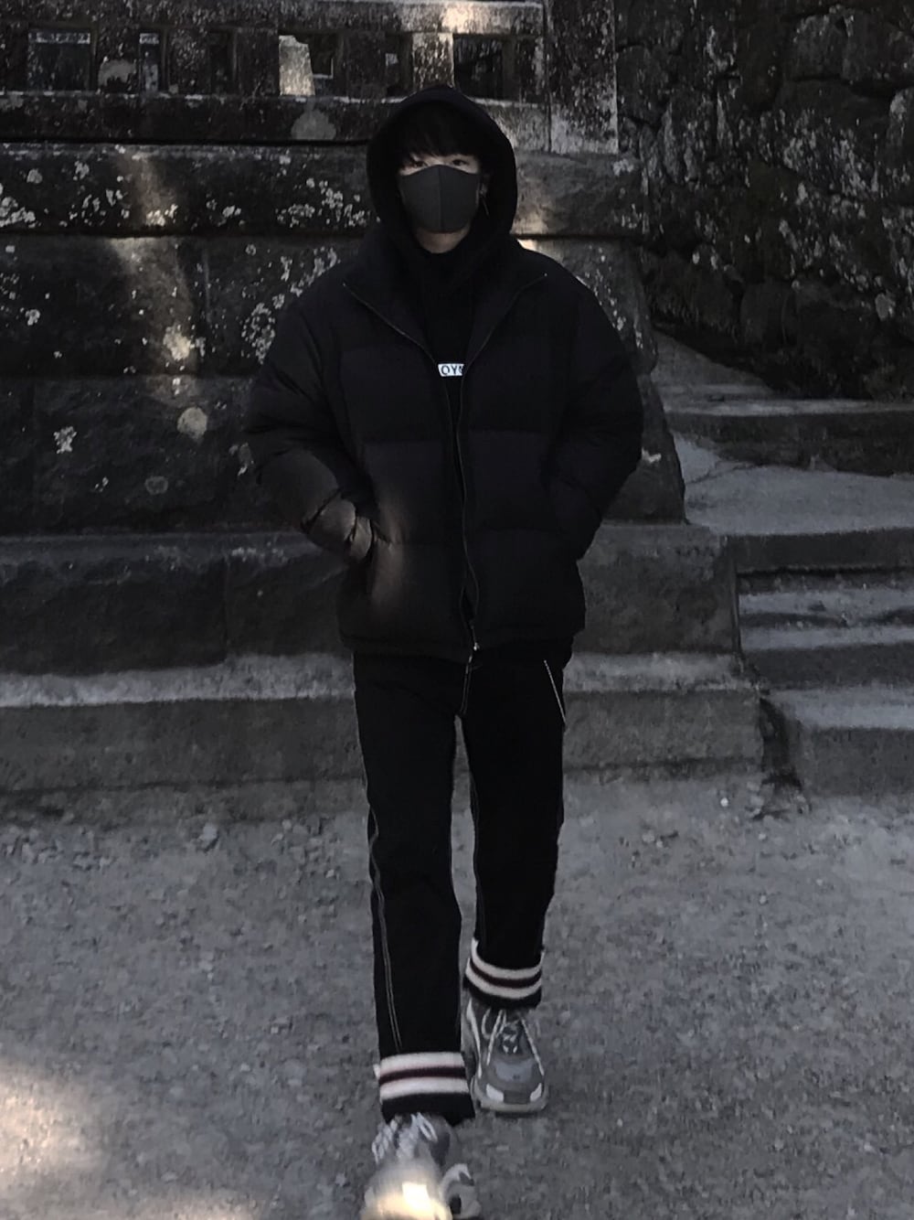 「balencibga、GUCCI、SENSEOFPLACE、ダウンジャケット、韓国、韓国ファッション、ストリート、street、streetstyle、streetfashion」｜「SENSE OF PLACE by URBAN RESEARCHのダウンジャケット（ダウンジャケット/コート、ブラック系）」を使った、Sssさん（メンズ・168cm）の冬コーディネートの1枚目の写真