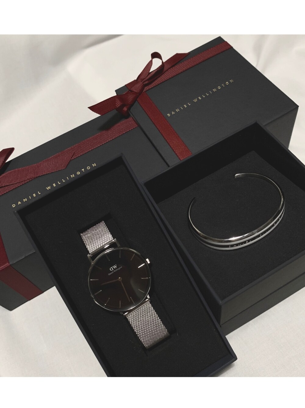 「DW、ダニエルウェリントン、新作、手元ルックス」｜「Daniel WellingtonのDaniel Wellington / ダニエルウェリントン CLASSIC PETITE（アナログ腕時計、シルバー系）」を使った、Sssさん（メンズ・168cm）の秋コーディネートの1枚目の写真