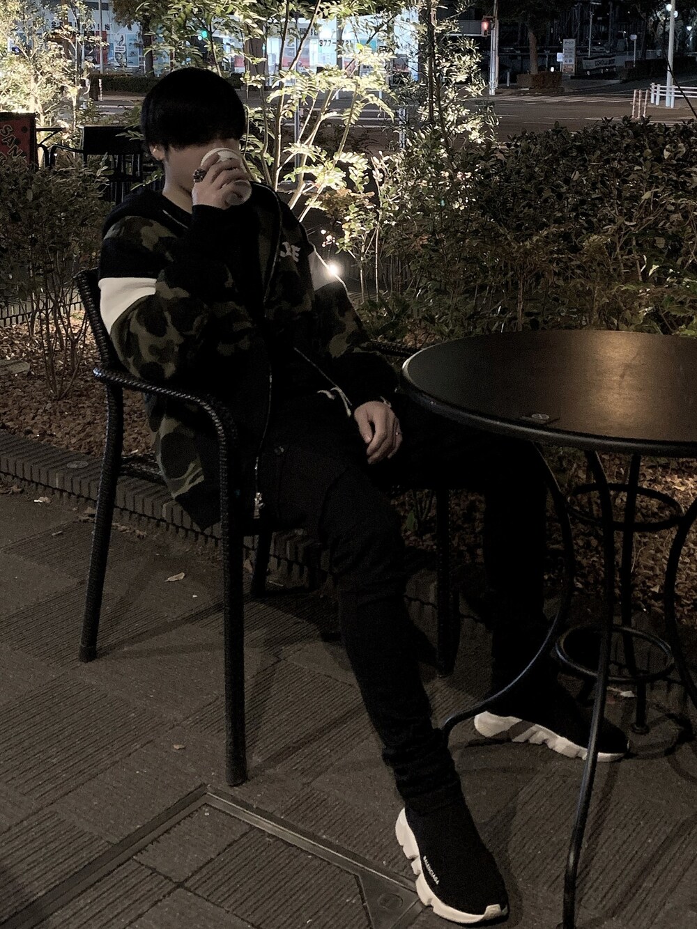 「street、streetstyle、streetfashion、A BATHING APE、GUCCI、BALENCIAGA、韓国ファッション、韓国」｜「A BATHING APEの1ST CAMO COLOR BLOCK FULL ZIP HOODIE M（パーカー、グリーン系）」を使った、Sssさん（メンズ・168cm）の冬コーディネートの1枚目の写真