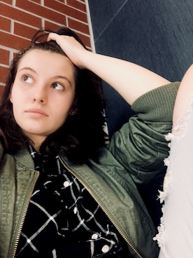 「spring」｜「アイテム（ノーカラージャケット）」を使った、Jacie Gerberさん（レディース・157cm）の春コーディネート