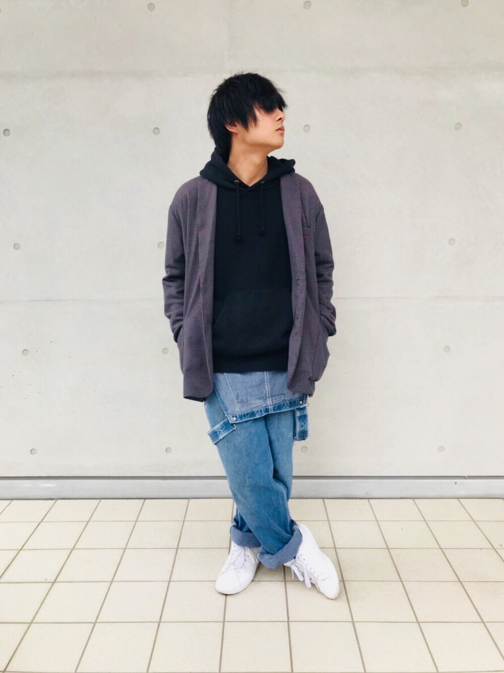 「冬コーデ、おしゃれさんと繋がりたい、相互フォロー、古着、オーバーサイズ、オーバーオール、ジーユー、シロスニーカー、低身長」｜「adidasのオリジナルス スタンスミス[STAN SMITH CRIB]（ベビーシューズ/ベビーソックス、ホワイト系）」を使った、na-reさん（メンズ・167cm）の冬コーディネートの1枚目の写真