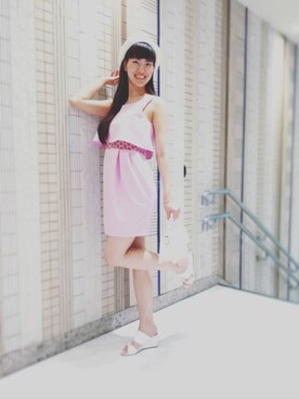 「ROYAL PARTY（ロイヤルパーティー）のアイテム（ワンピース、ピンク系）」を使った、萬代唯花さん（レディース・165cm）の秋コーディネート