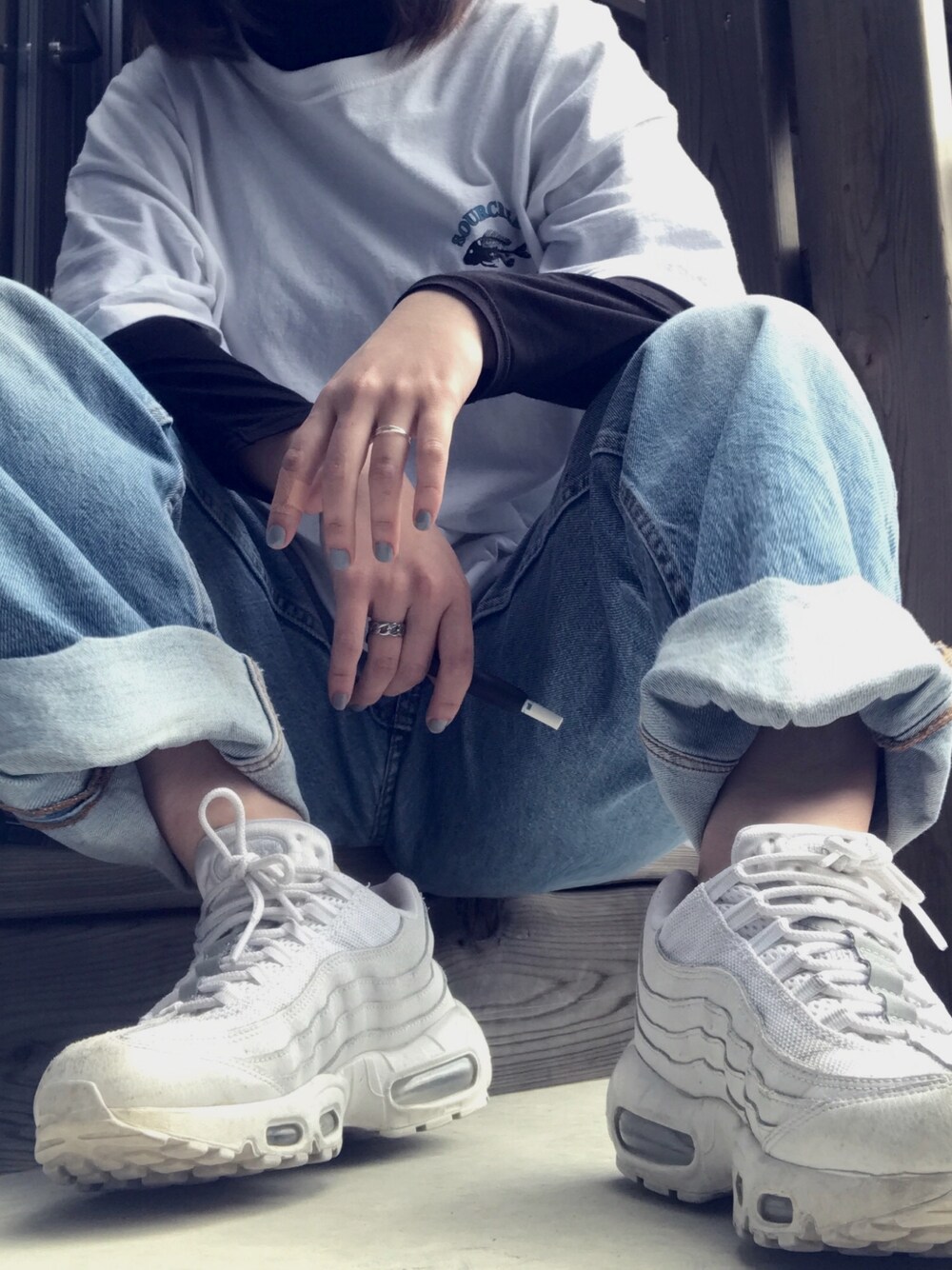 「NIKEのナイキ エア マックス 95 ウィメンズシューズ / スニーカー / Nike Air Max 95 Women's Shoe（スニーカー、ホワイト系）」を使った、うたちさん（レディース・158cm）の春コーディネートの1枚目の写真