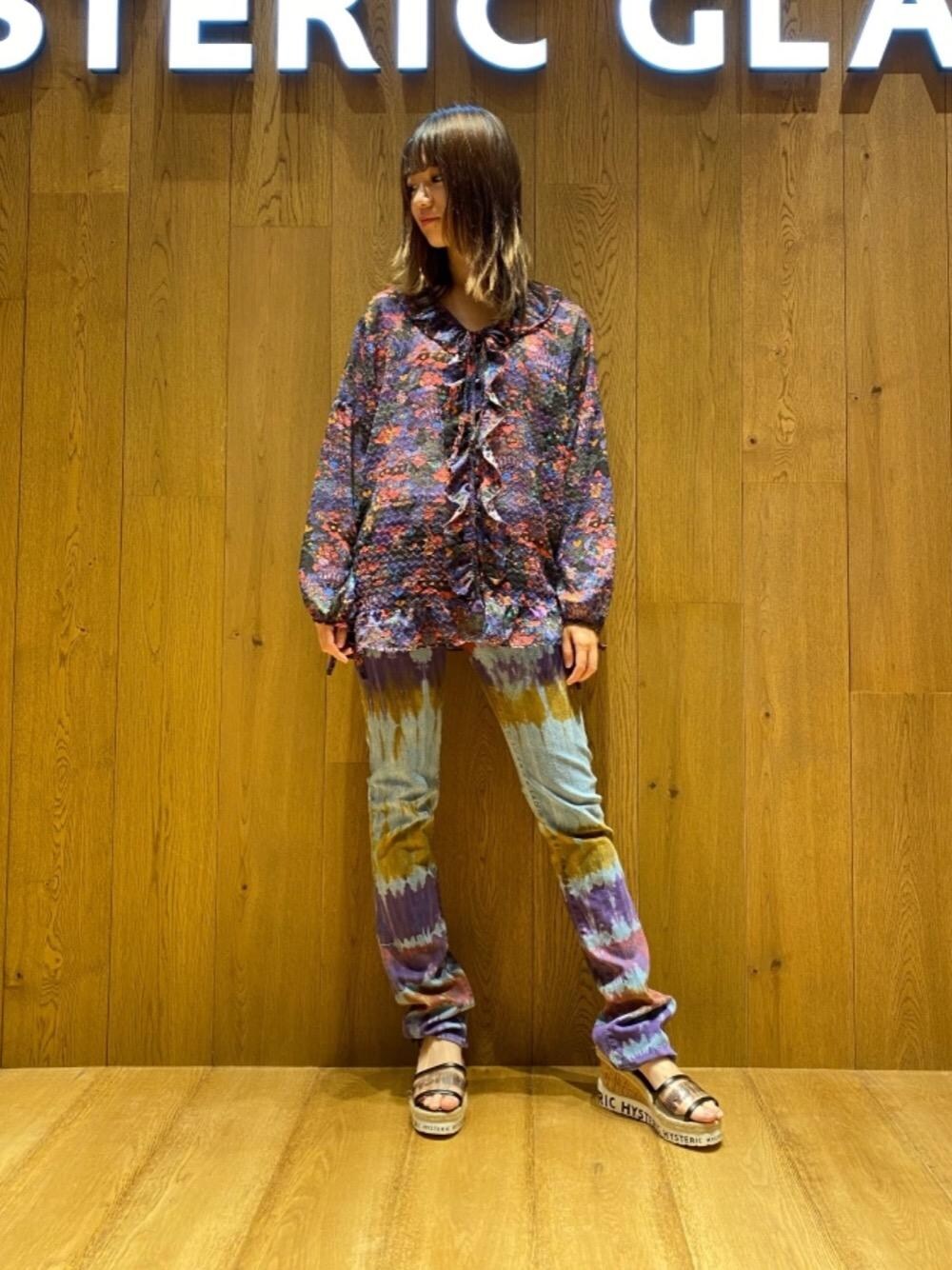 HYSTERIC GLAMOUR DEAD BEAR刺繍ブーツカットデニム HYSTERIC GLAMOUR（ヒステリックグラマー）の「DEAD BEAR刺繍