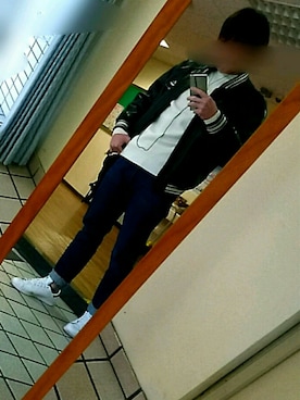 「リーバイス」｜「アイテム（スタジャン）」を使った、れれれさん（メンズ・175cm）の冬コーディネート