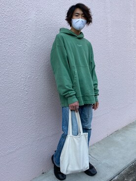 「VERSACE（ヴェルサーチ）のアイテム（アクセサリー）」を使った、りょうちゃんさん（メンズ・178cm）の秋コーディネート