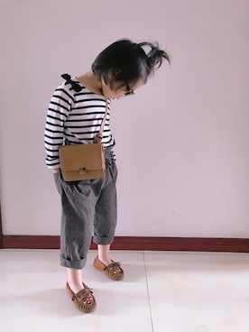「Minnetonka（ミネトンカ）のアイテム（スリッポン）」を使った、Janerliniceさん（キッズ・100cm）の春コーディネート