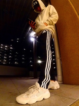 「KanyeWest」｜「アイテム（パンツ）」を使った、Naoyuki Yamakawaさん（メンズ・174cm）の春コーディネート