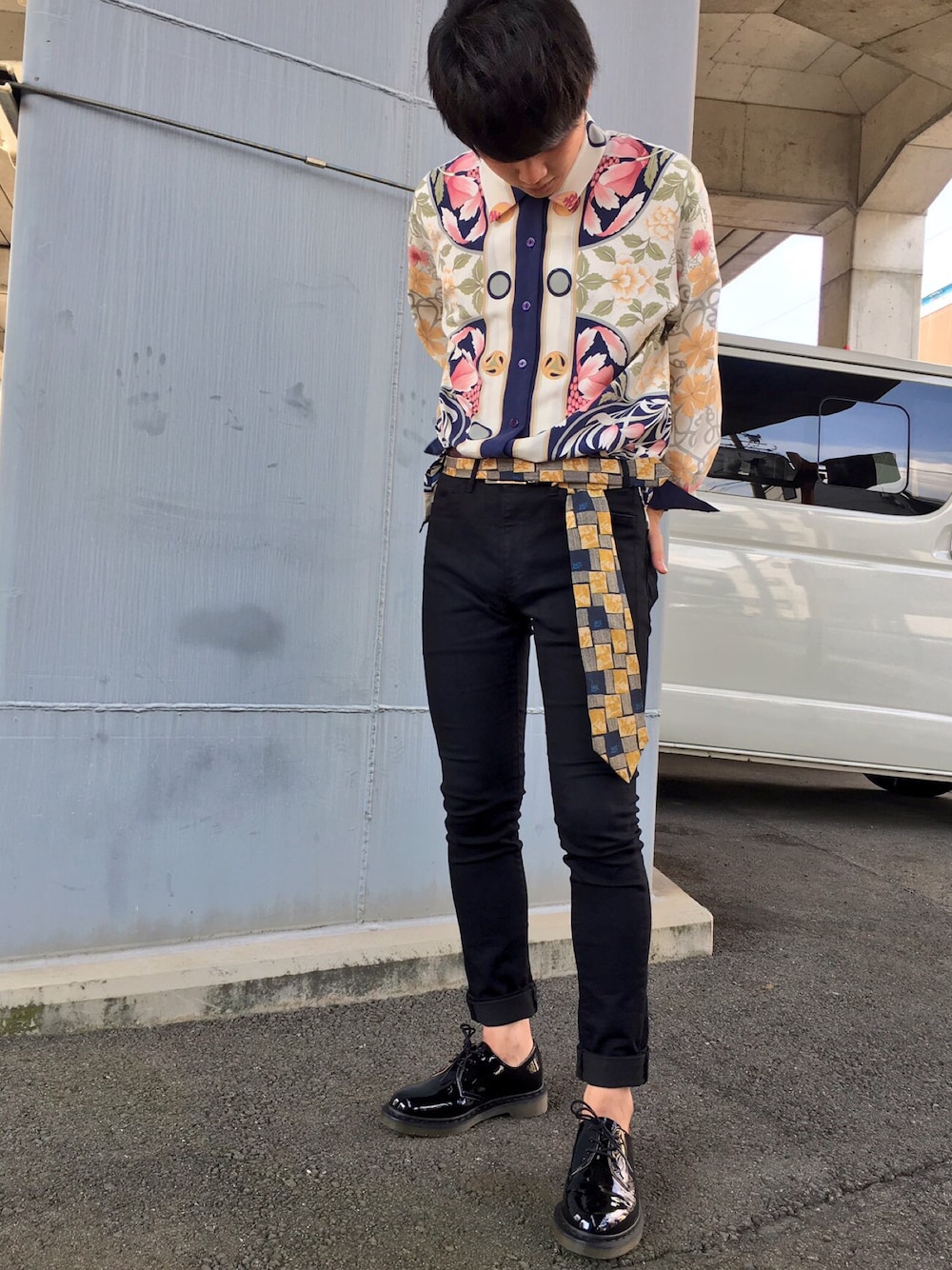 「ロールアップ、ドクターマーチン、柄シャツ、古着、スキニー、LIDnM、オープンカラーシャツ、タックイン、ネクタイ、ドクターマーチン3ホール」｜「古着のアイテム（シャツ/ブラウス、その他）」を使った、ぽせさん（メンズ・166cm）の秋コーディネートの1枚目の写真
