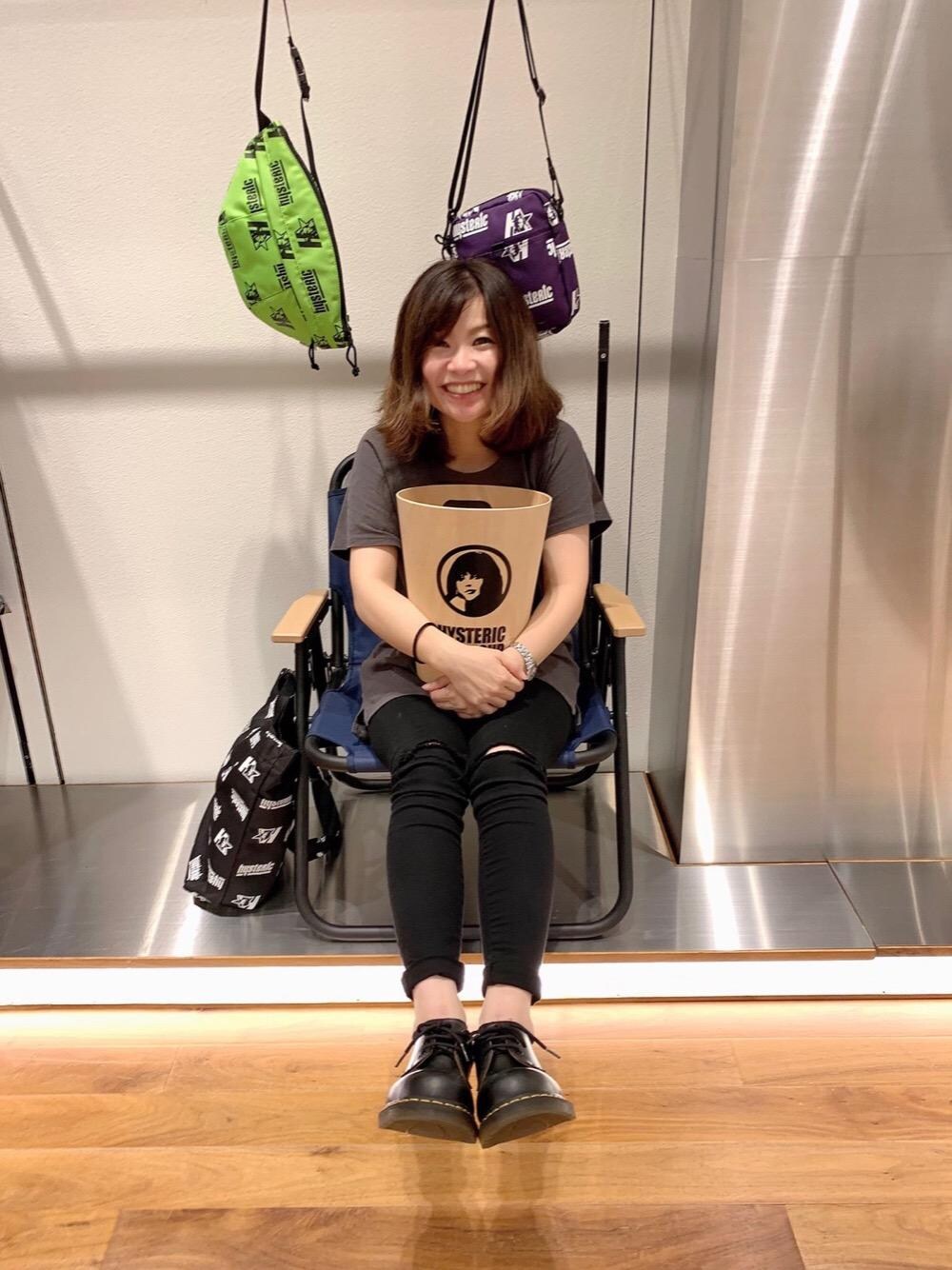 HYSTERIC GLAMOURのダストボックスを使った人気ファッション