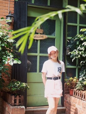 「iT（イット）のアイテム（Tシャツ/カットソー、ホワイト系）」を使った、Silviaさん（レディース）の夏コーディネート