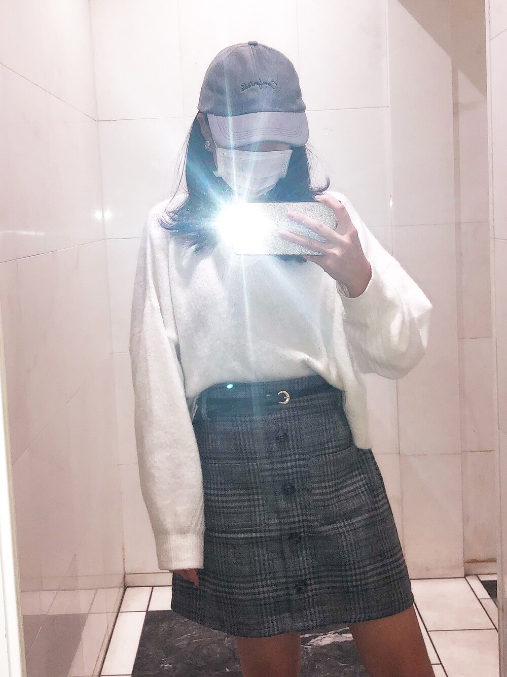 「シンプルおしゃれが好き、秋のコーデ、オトナカジュアル、ラクチンコーデ、プチプラ、オトナ女子、ootd、相互フォロー、いいね、save、フォローお願いします🤑、お目立ちネオンコーデ」｜「Availのアイテム（スカート、グレー系）」を使った、プリンセスAさん（レディース・157cm）の秋コーディネートの1枚目の写真