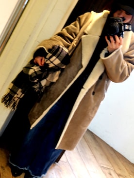 「ハイウエストパンツ」｜「アイテム（ムートンコート）」を使った、m a y u .さん（レディース・153cm）の冬コーディネート