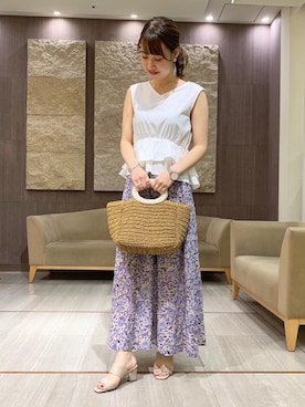 「Aラインスカート」｜「アイテム（サンダル）」を使った、恩田　オデット エ オディール スタッフさん（レディース・162cm）の夏コーディネート