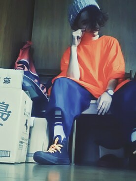 「unrelaxing（アンリラクシング）のスーパーオーバーサイズビッグTシャツ ビッグシルエットドロップショルダーTシャツ（Tシャツ/カットソー、オレンジ系）」を使った、RIKUSONさん（メンズ・165cm）の春コーディネート