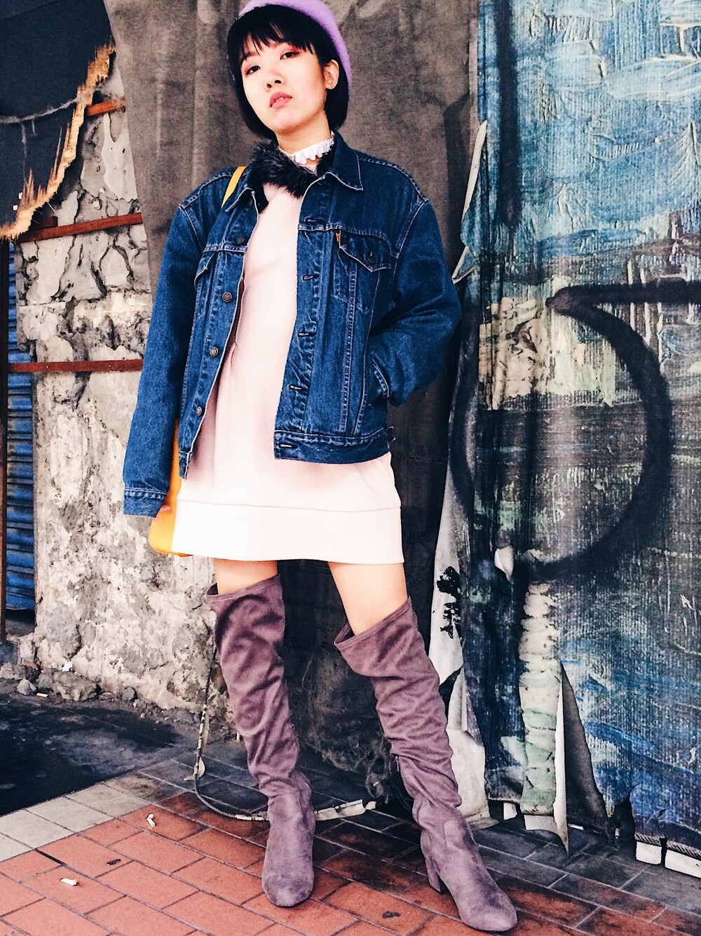「STYLENANDAのアイテム（ワンピース、ピンク系）」を使った、林書宇さん（レディース・164cm）の冬コーディネートの1枚目の写真