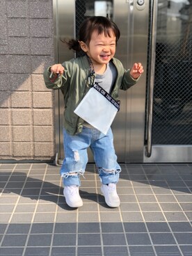 「BREEZE（ブリーズ）のアイテム（MA-1）」を使った、かいじゅうさんさん（キッズ・80cm）の春コーディネート