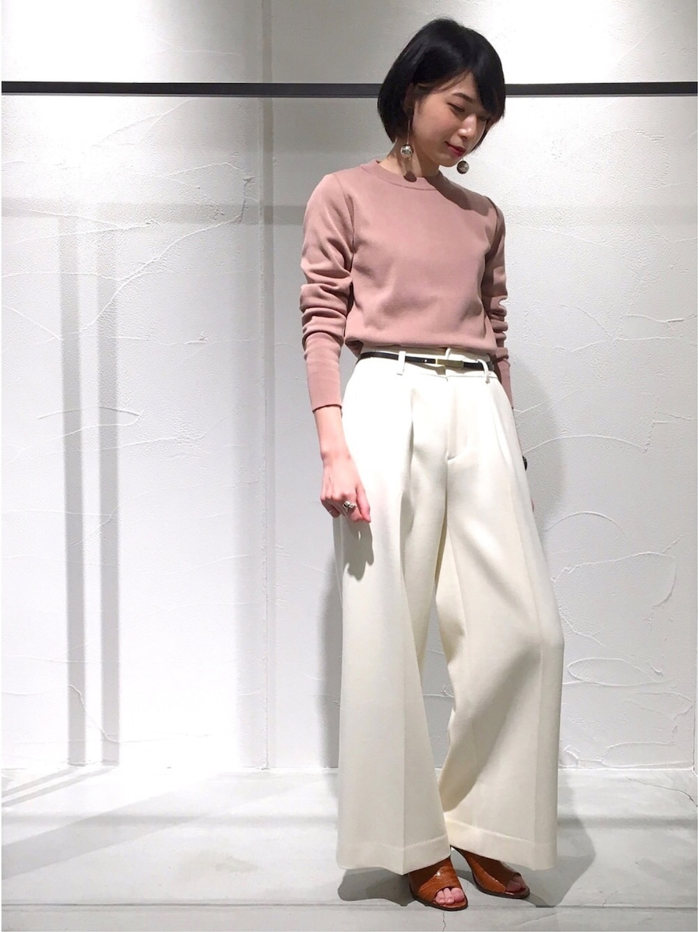 「ワイドパンツ、大人コーデ、ootd、ピンクニット、UNITED TOKYO」｜「UNITED TOKYOのアイテム（ニット/セーター、ピンク系）」を使った、chika yamadaさん（レディース・165cm）の冬コーディネートの1枚目の写真