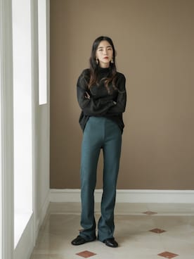 「リブニットパンツ」｜「アイテム（パンツ）」を使った、UNE MANSIONさん（レディース・159cm）の秋コーディネート