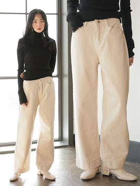 「アイテム（デニムパンツ、ベージュ系）」を使った、UNE MANSIONさん（レディース・159cm）の冬コーディネート