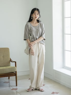 「アイテム（デニムパンツ、ベージュ系）」を使った、UNE MANSIONさん（レディース・159cm）の夏コーディネート