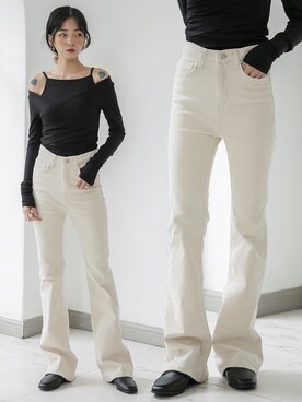 「アイテム（デニムパンツ、ベージュ系）」を使った、UNE MANSIONさん（レディース・159cm）の秋コーディネート