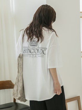 「バックプリント」｜UNE MANSIONさん（レディース・168cm）の春コーディネート