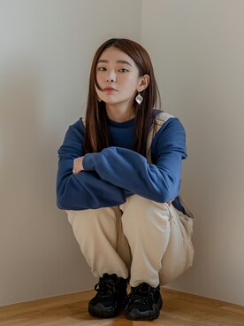 「裏起毛トレーナー」｜UNE MANSIONさん（レディース・168cm）の秋コーディネート